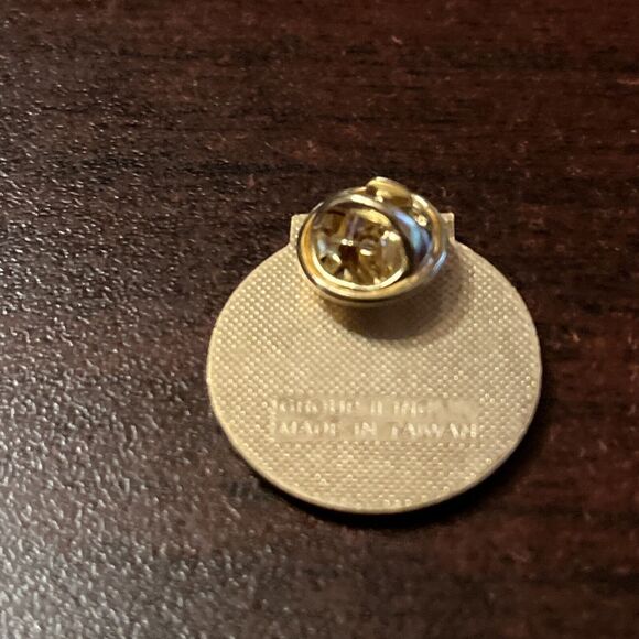 McDonald’s 1987 Founder’s Day Speedee QSCV Employee Lapel Hat Pin - Picture 3 of 3